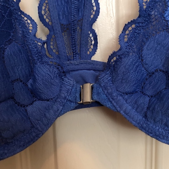 Aerie Bralette (FREE with any purchase) - Picture 3 of 7